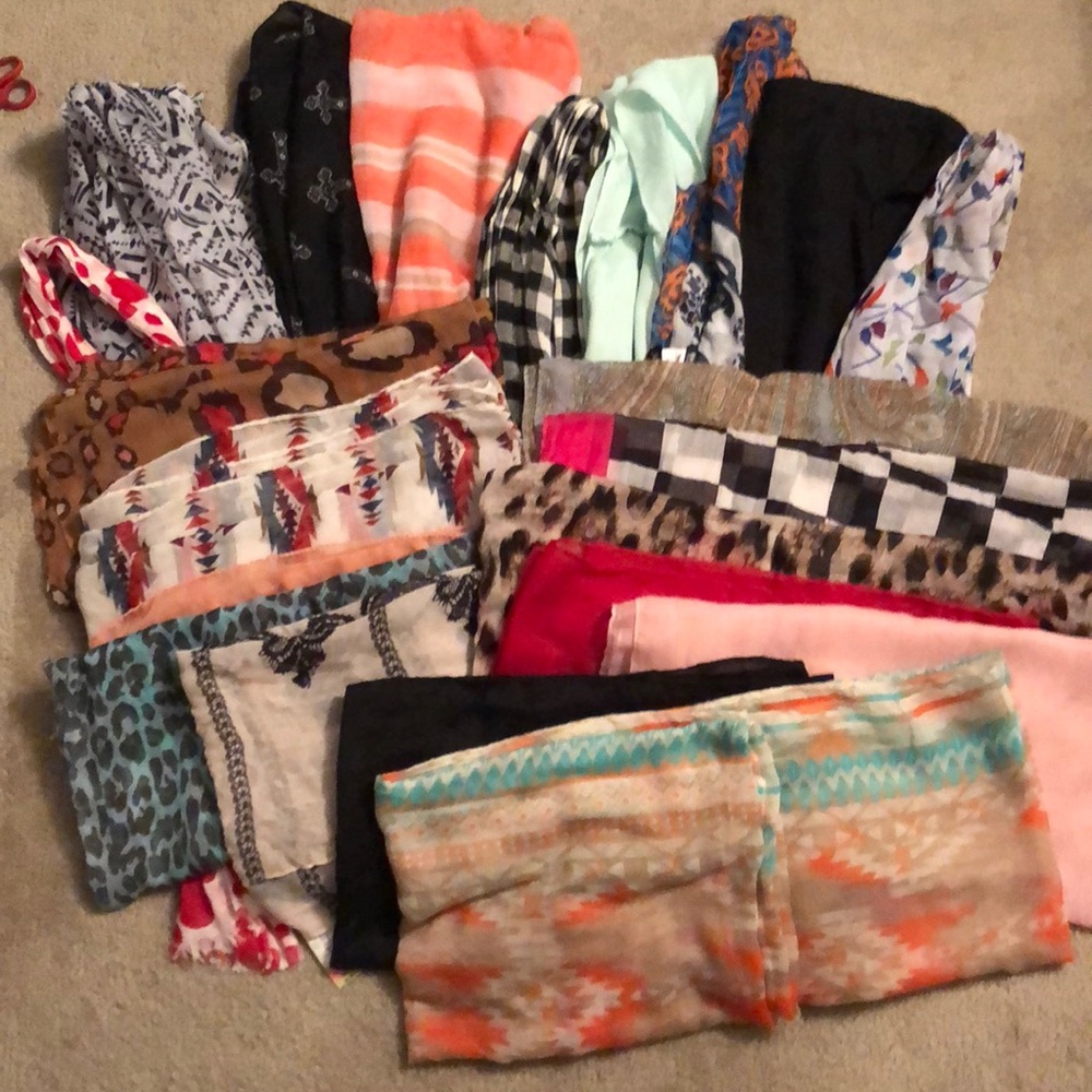 Bundle of 20 Scarves